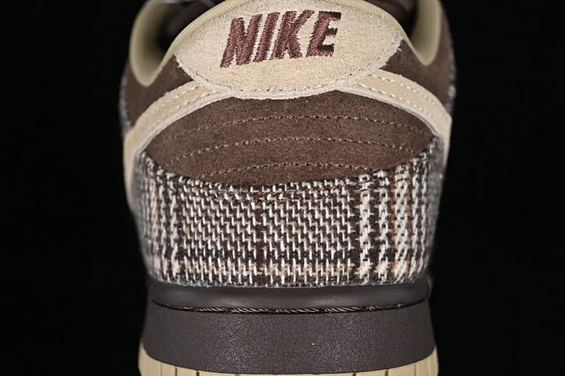 All Categories Nk SB Dunk Series Nk SB Dunk Low Low-top sneakers Pure original Nk SB Dunk Low Brown plaid SB smashed backboard fashion casual sneakers 304292-223